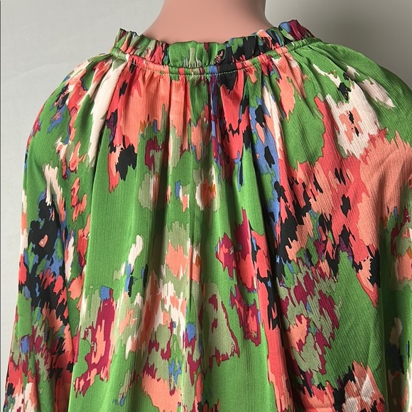 Ee:some Women’s Blouse Green Abstract V-Neck Tie Front Balloon Sleeve Sz Medium - Picture 11 of 13